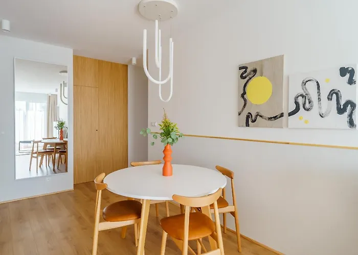 Sun Surfingbird 아파트 드지비르지노